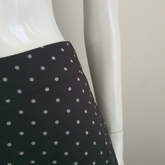 Review Size 14 Monochrome Polka Dot A line Skirt - Picture 9 of 12